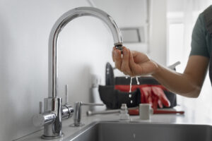 How to Fix Kitchen Taps with Flexible Hoses